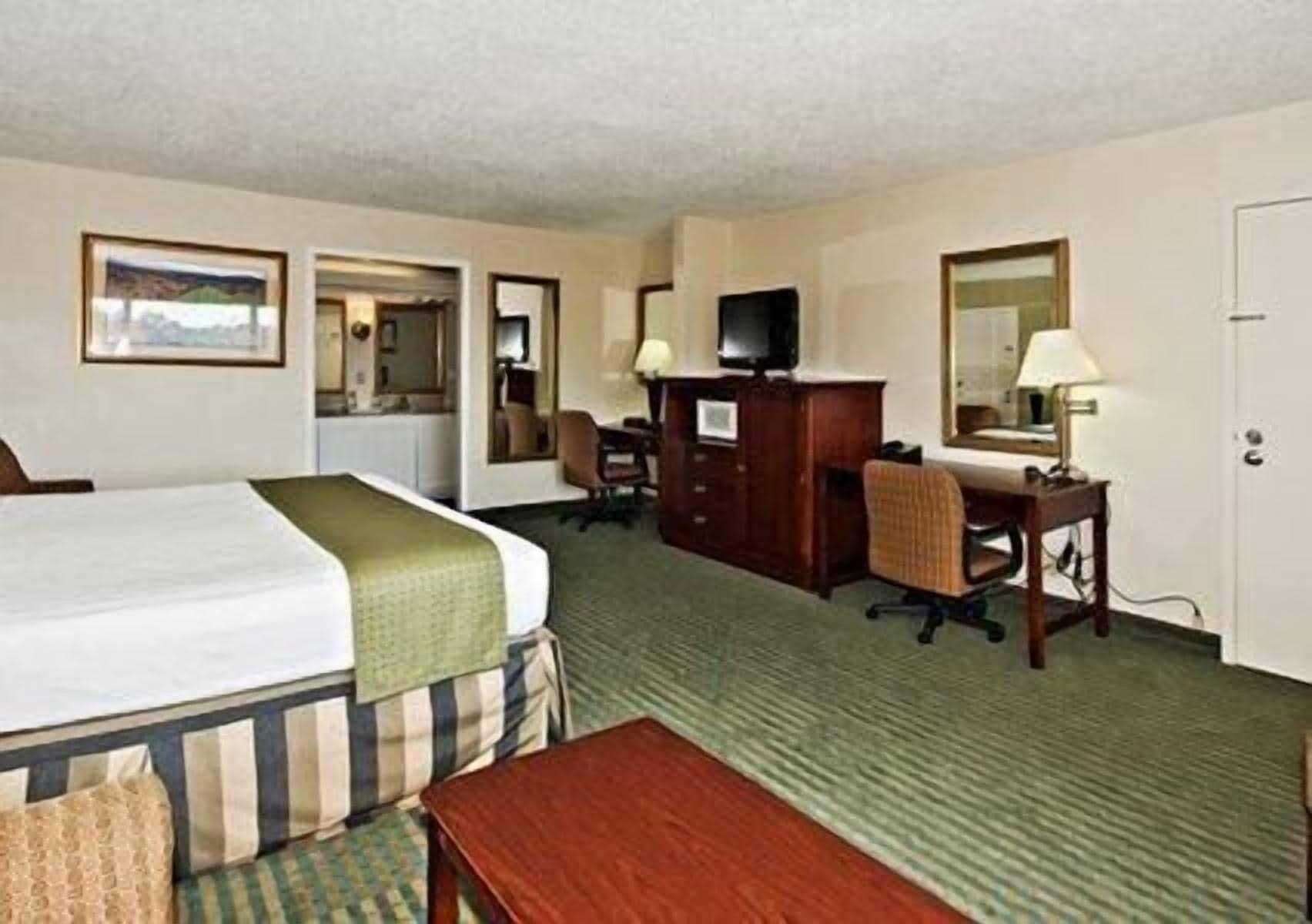 Clarion Inn Fredericksburg Ngoại thất bức ảnh