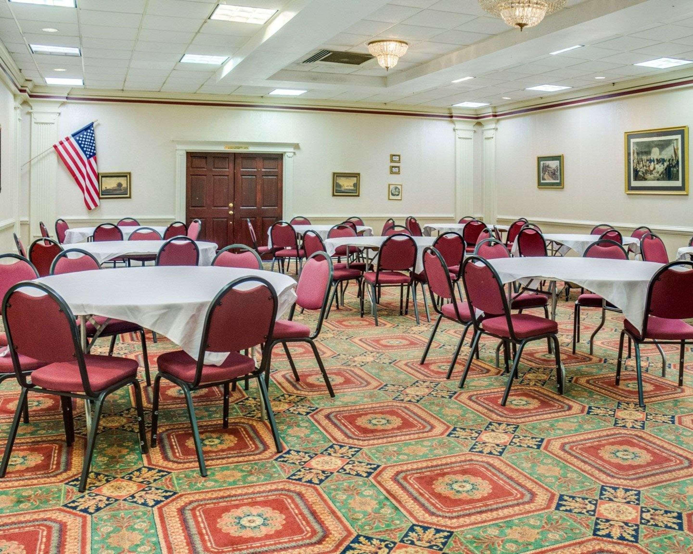 Clarion Inn Fredericksburg Ngoại thất bức ảnh