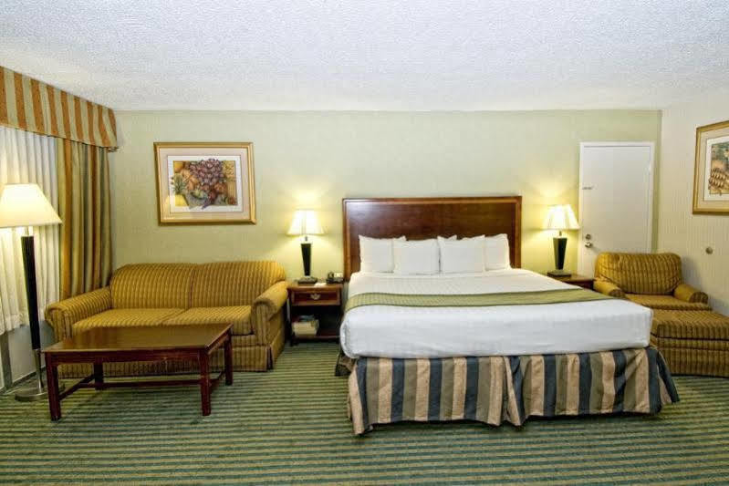 Clarion Inn Fredericksburg Ngoại thất bức ảnh